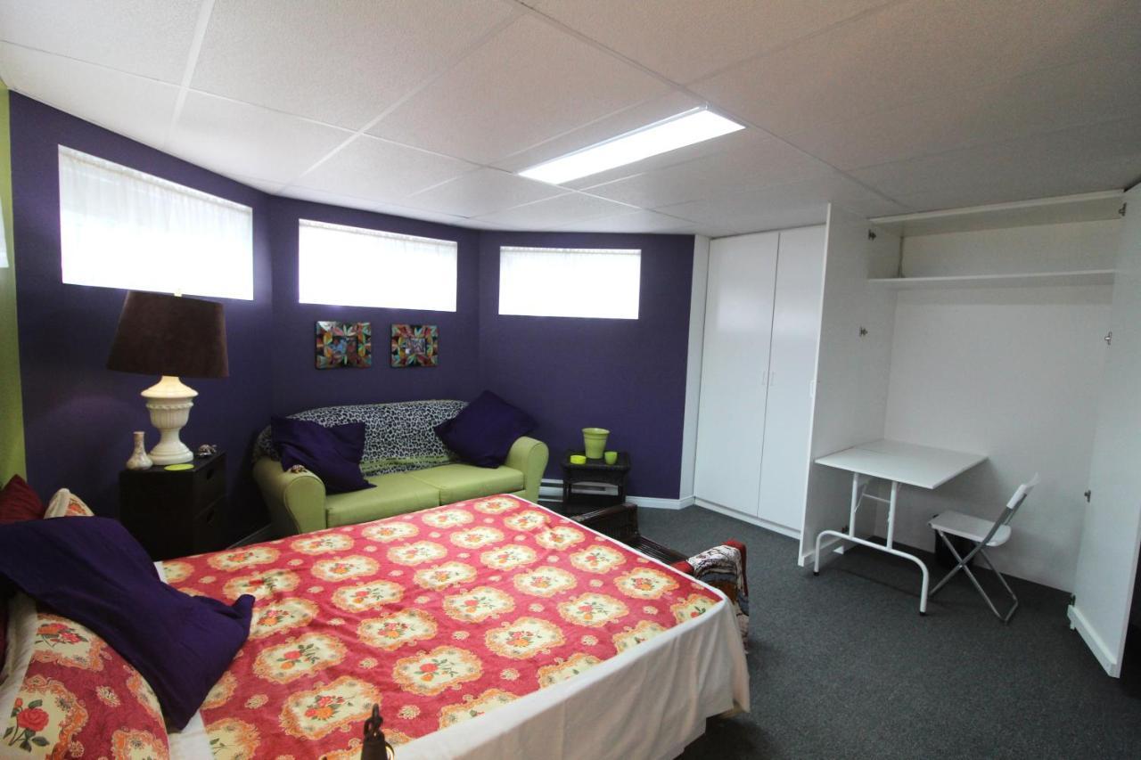 Room In Guest Room - Gandhi Very Large Room Decorated In Indian Style, Office Space And Sofa Notre-Dame-des-Monts 외부 사진